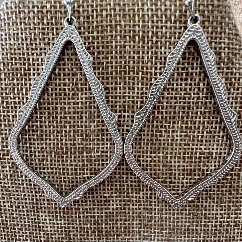 Kendra Scott Sophee Drop Earrings in Silver